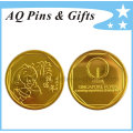 2016 Лаки обезьяна пластиковый монета с Плакировкой золота &amp; капсулы